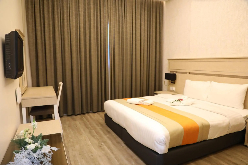 Отель Wescott Plaza Hotel Apartment в Дубае