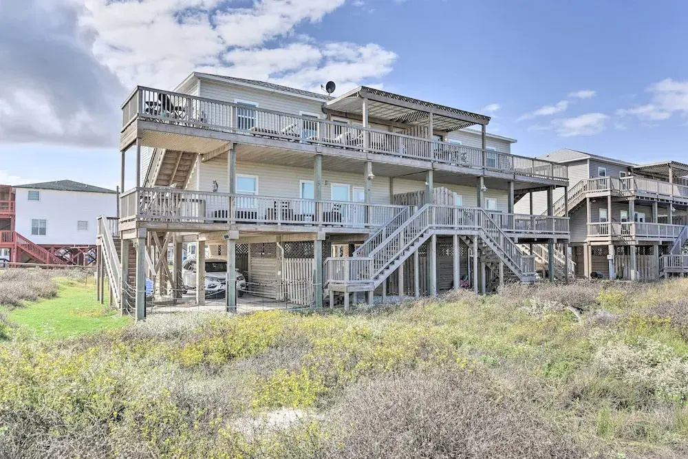 Near Ocean: Surfside Beach Gem w/ Deck & Views!