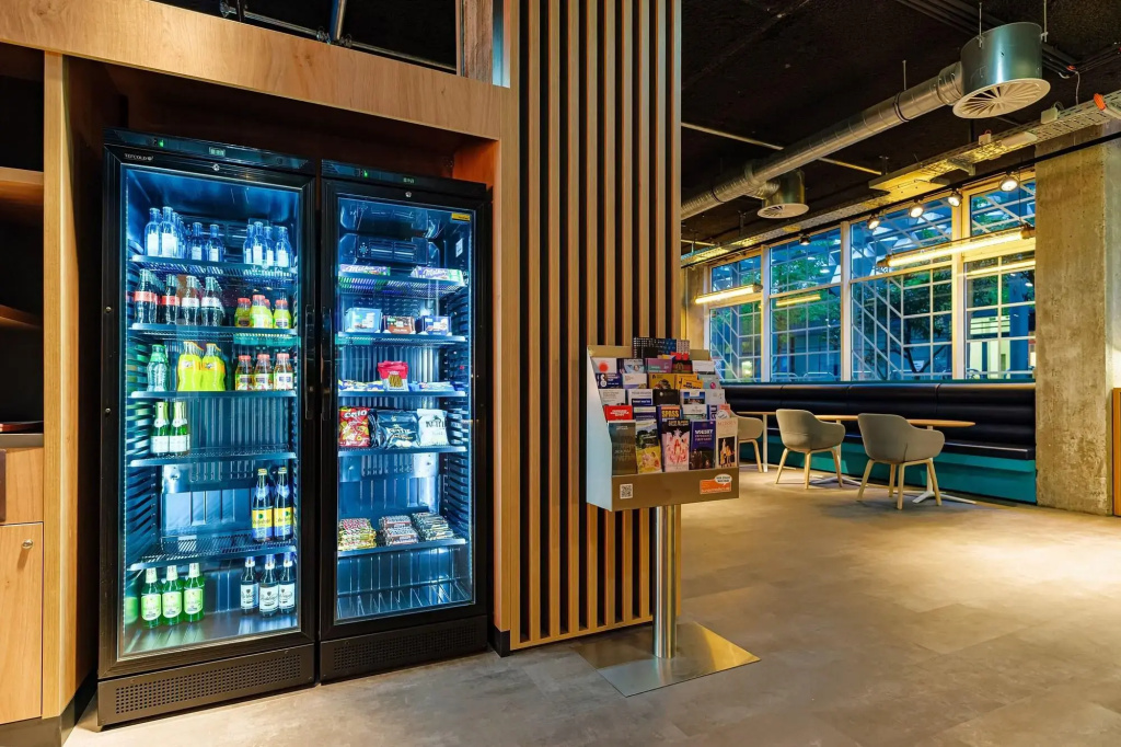 Lobby & Reception