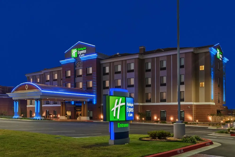 Holiday Inn Express and Suites Glenpool Tulsa Sout