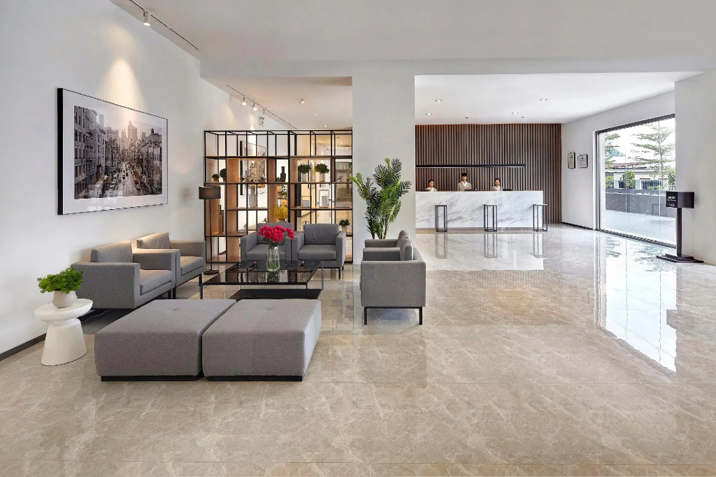 Lobby & Reception