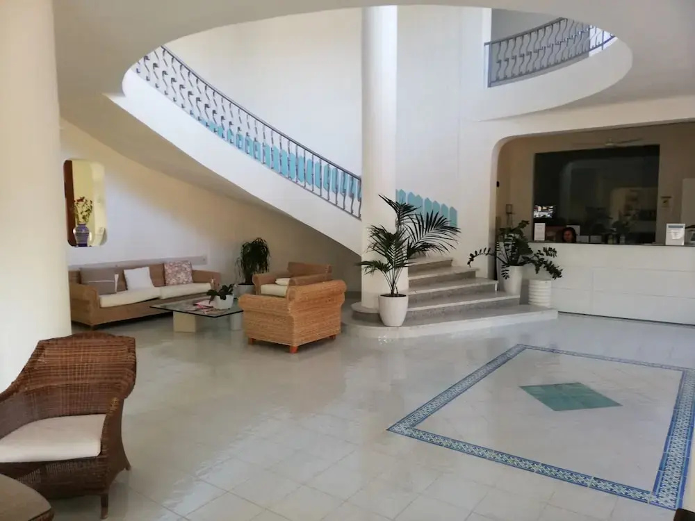 Lobby & Reception