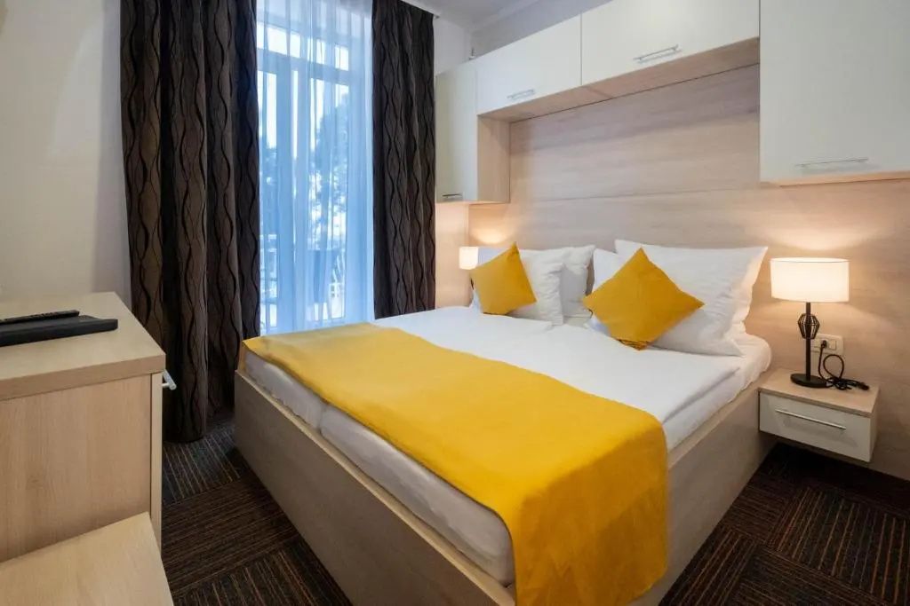 Standard Double room with balcony (full double bed)