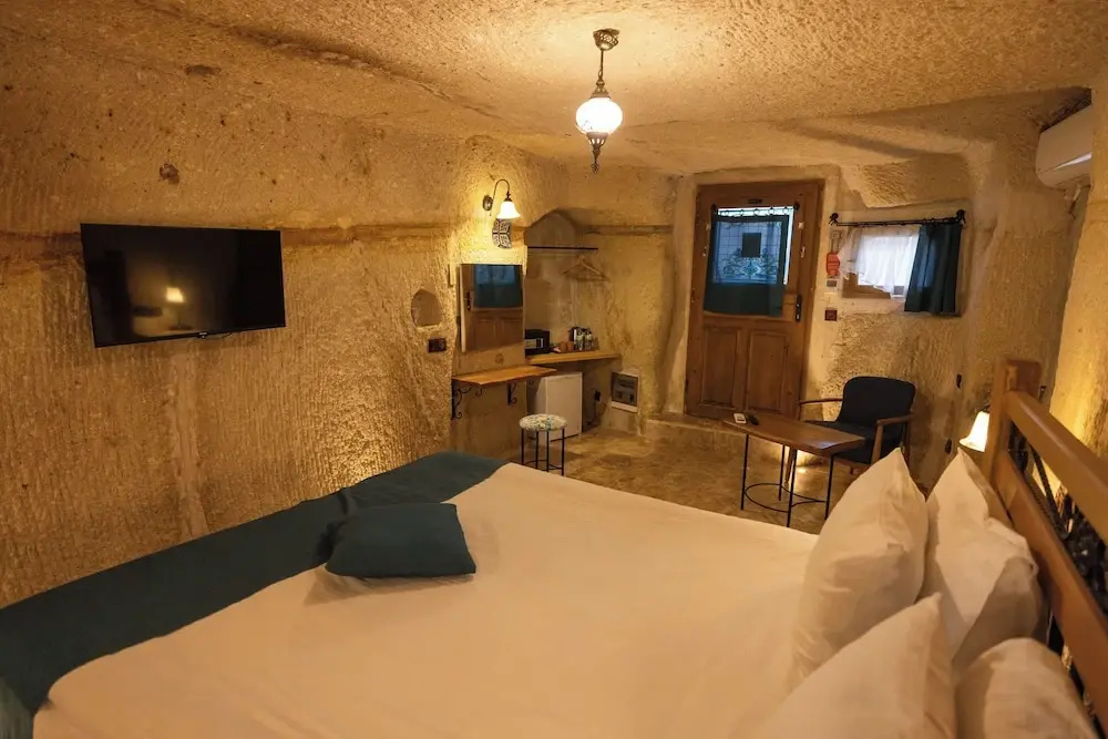 Deluxe Double room (full double bed)