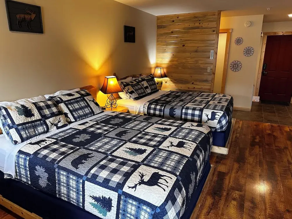 Quadruple Suite with river view