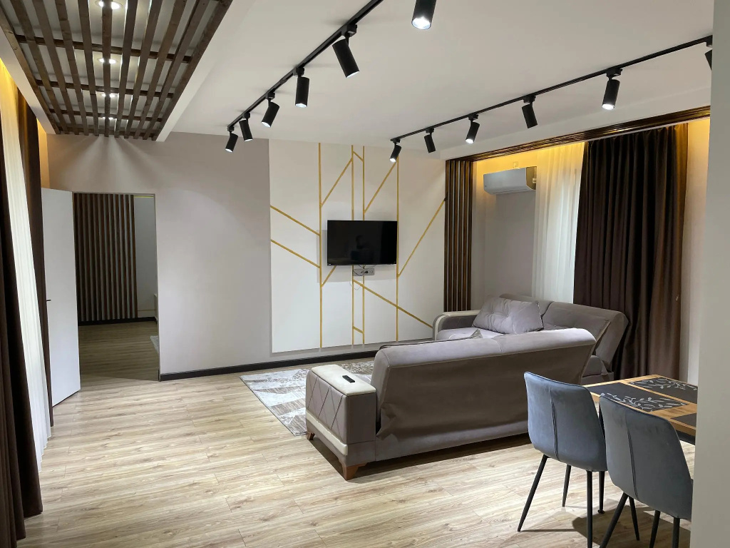 Double Suite (full double bed)