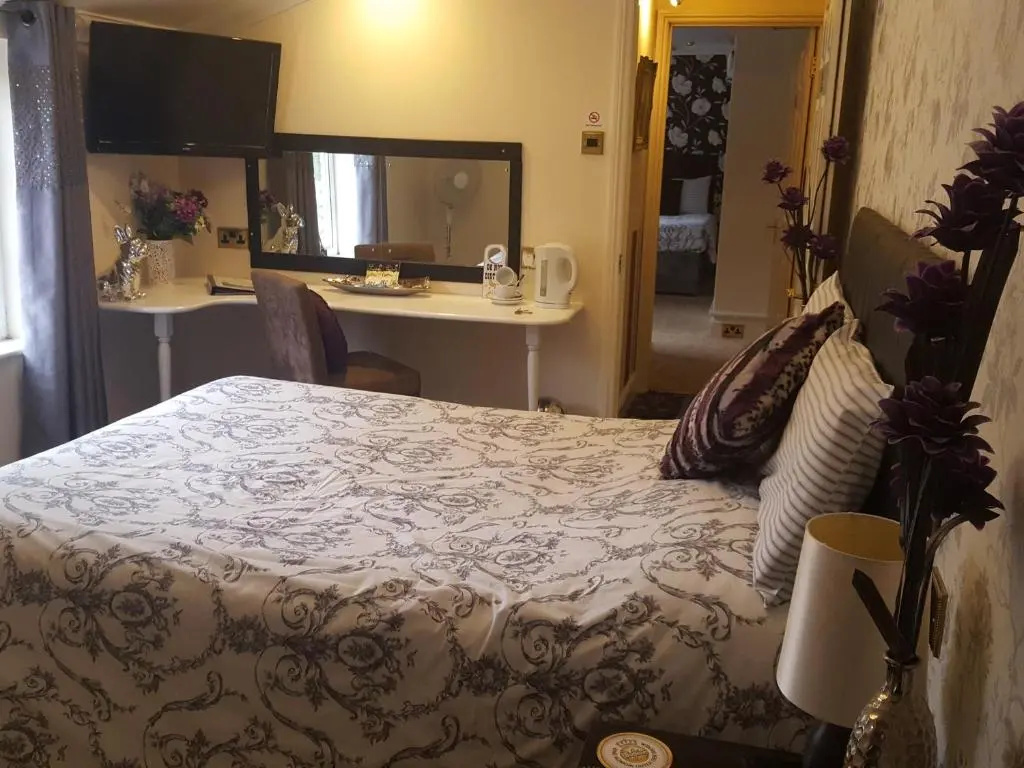 Standard Double room (full double bed)