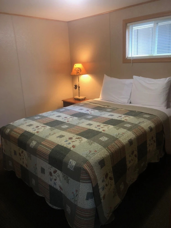 3 Bedrooms Deluxe room with lake view