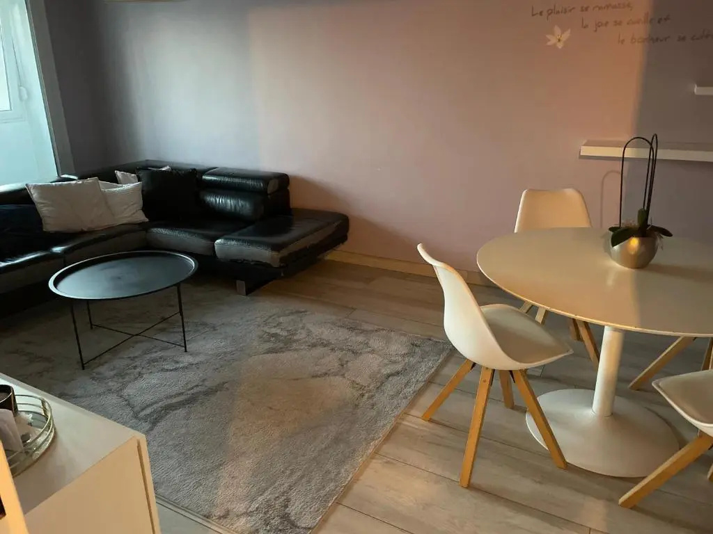 Superbe appartement avec place de parking gratuit