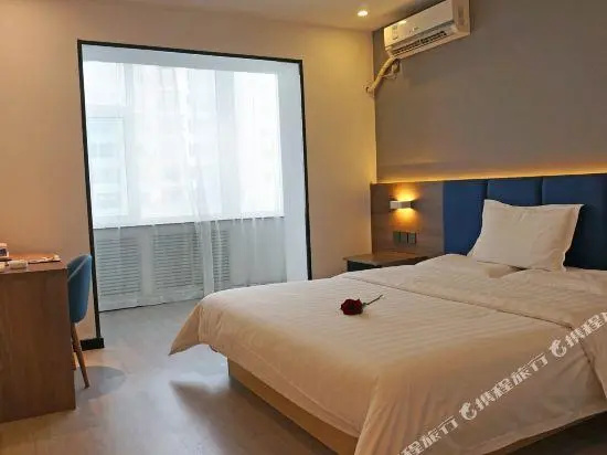 Business Double room (full double bed)