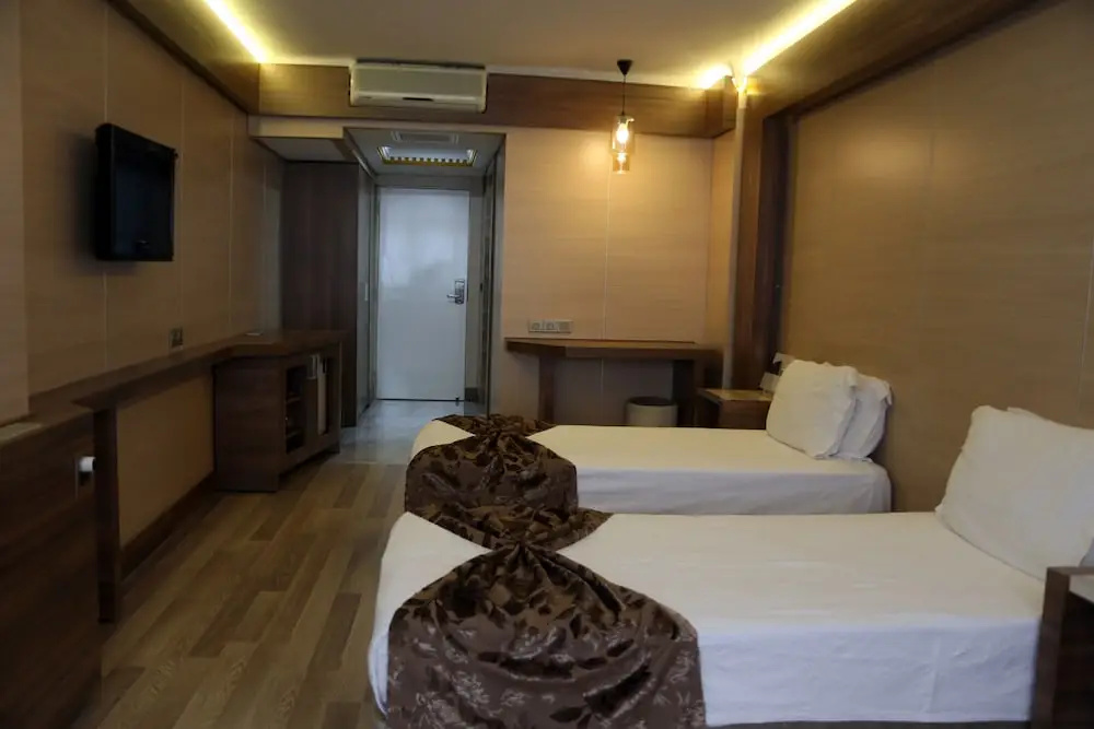 Standard Double room with balcony (full double bed)