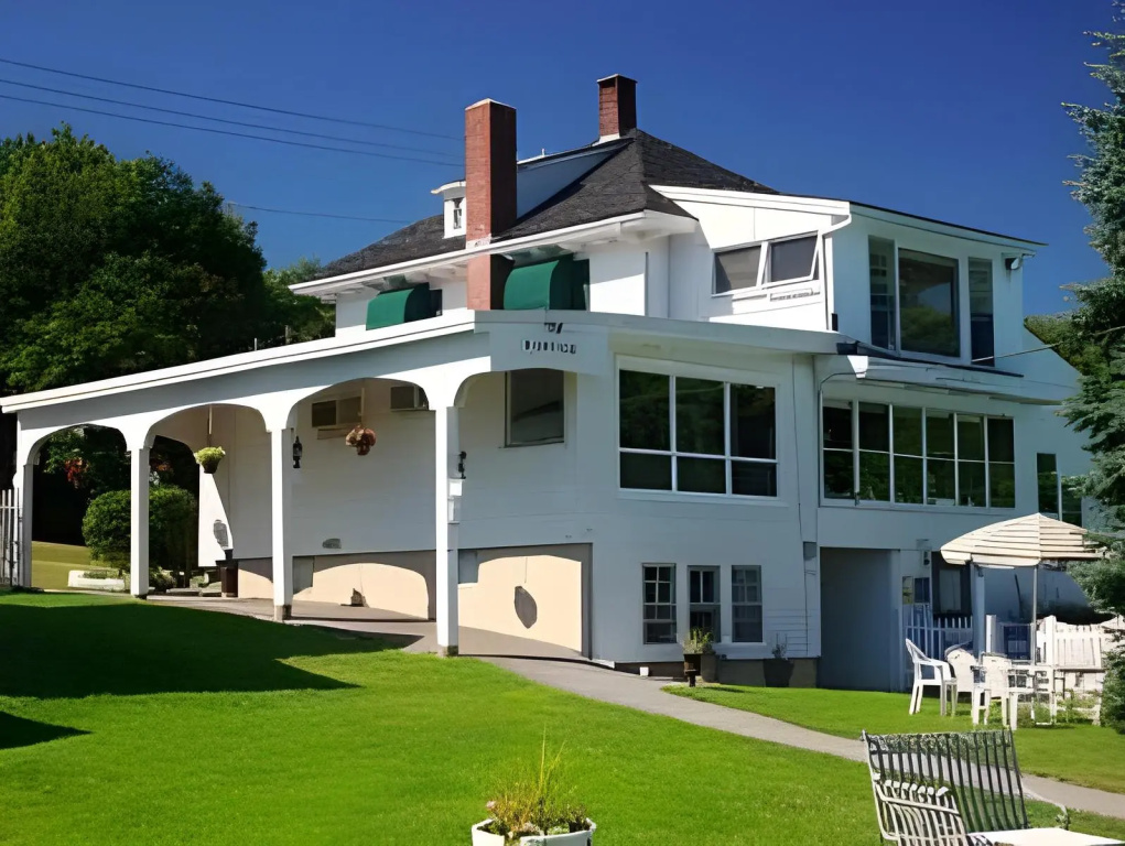 Claddagh Motel & Suites