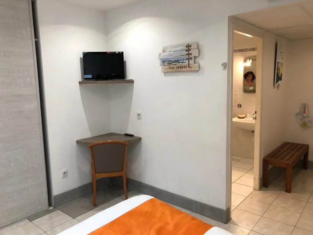 Standard Double room (full double bed)
