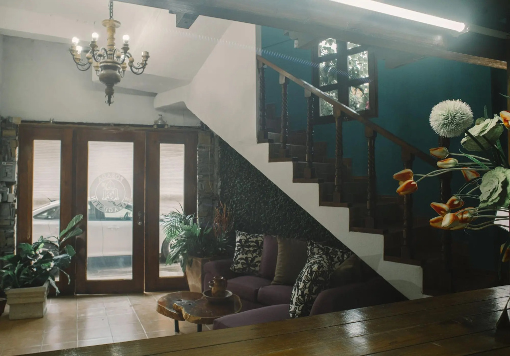 Lobby & Reception
