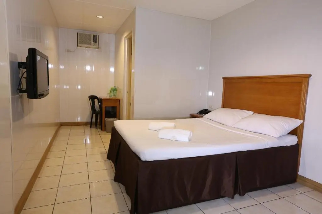 Standard Double room (full double bed)