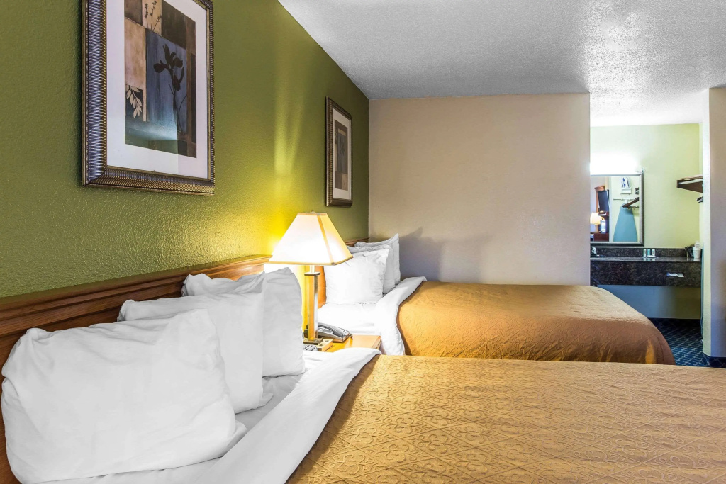 Quality Inn Savannah Midtown — 5