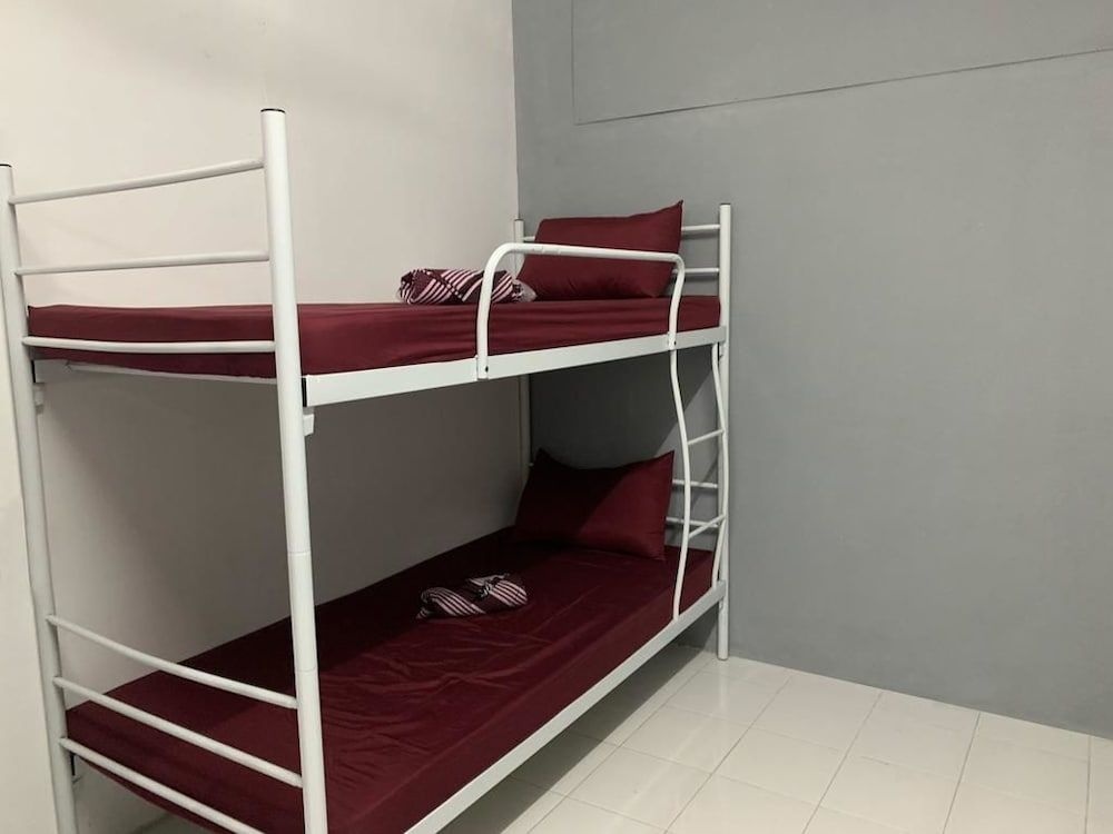 Aleesya Hostel — 4