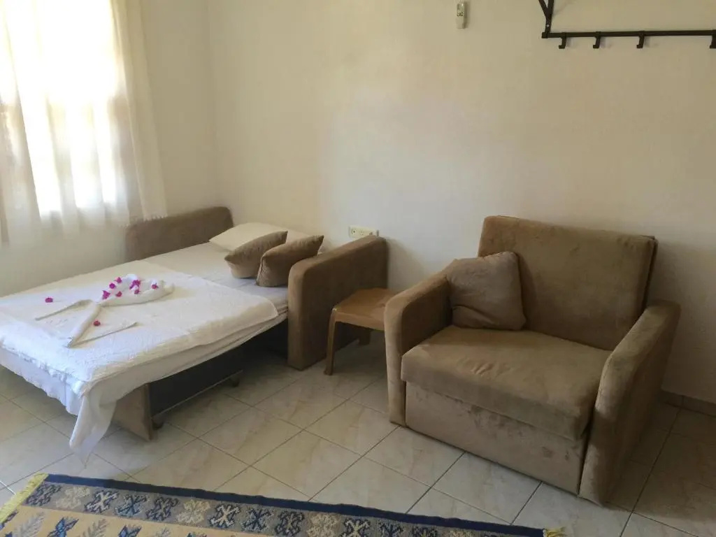 3 Bedrooms Apartment