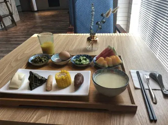 Food & Beverage