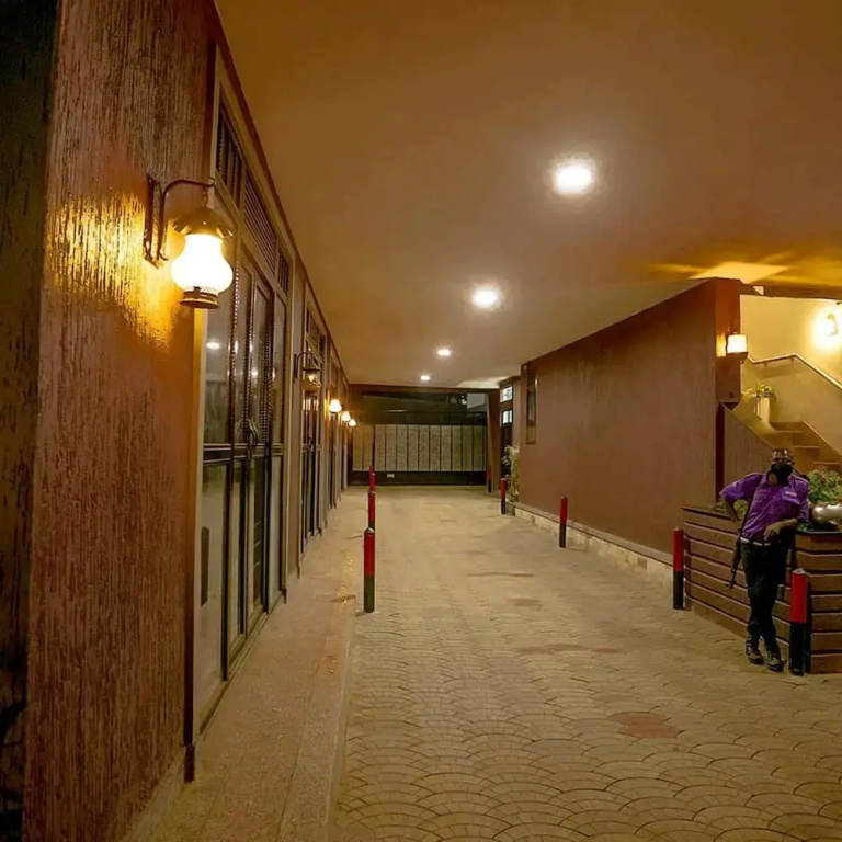 Lobby & Reception