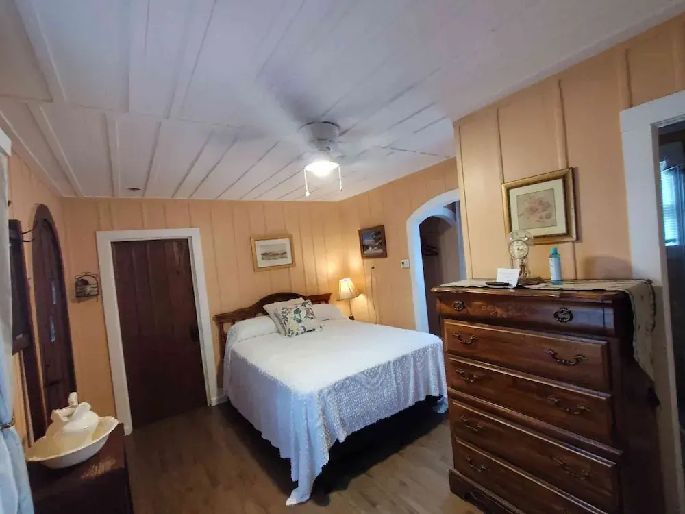 Superior Double Cottage with garden view (full double bed)