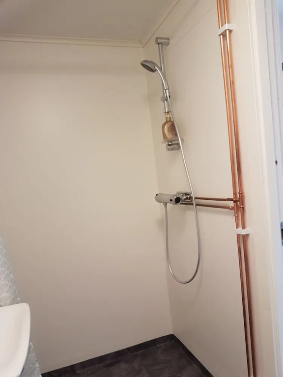 1 Bedroom Comfort Cottage with lake view