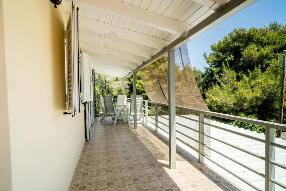 Dream Houses Near Athens Airport By SEM