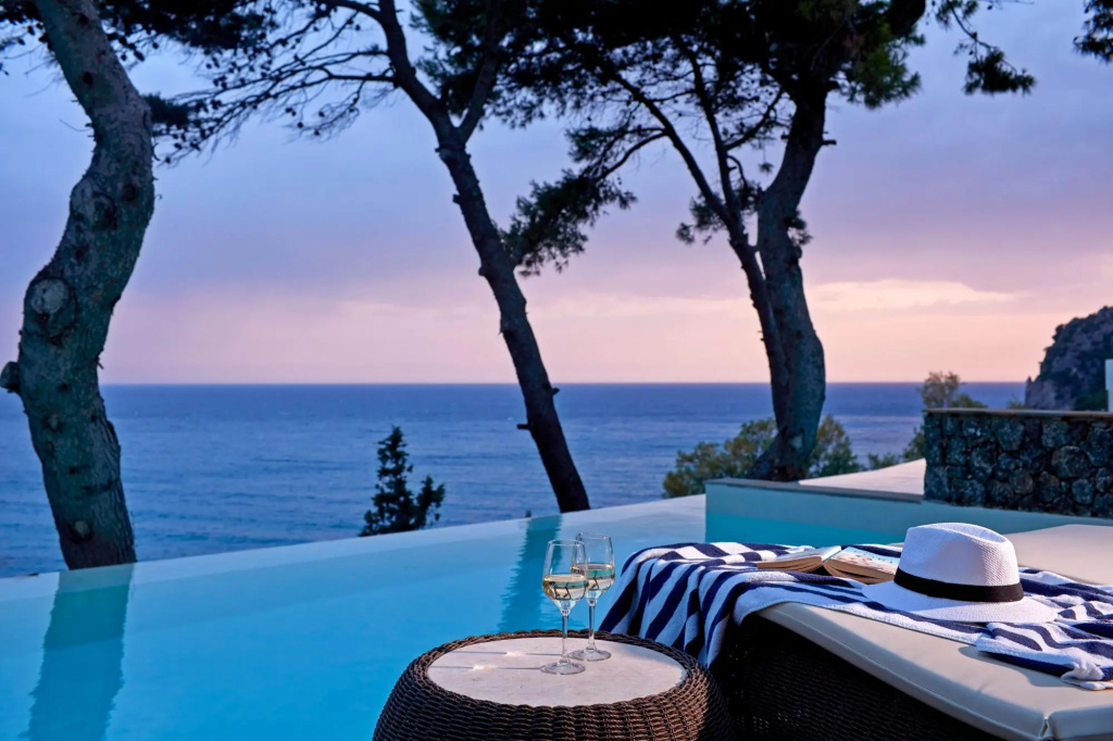 Beach & Waterfront