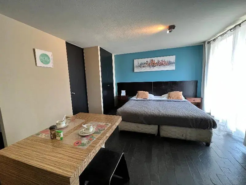 Deluxe Suite