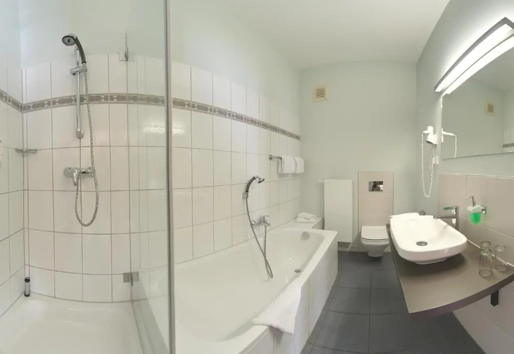 Classic Double room (full double bed)