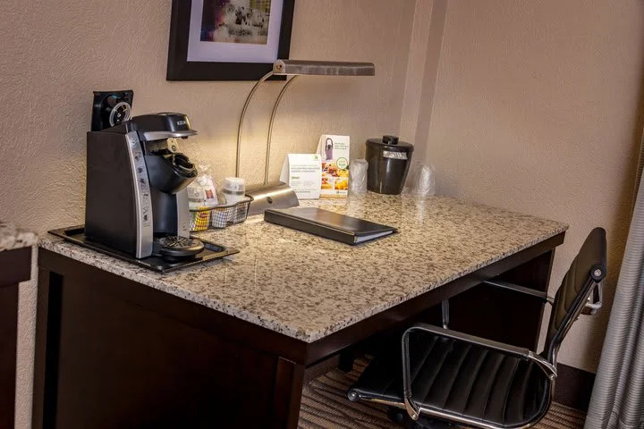 Best Western Plus Strongsville Cleveland - Chambres