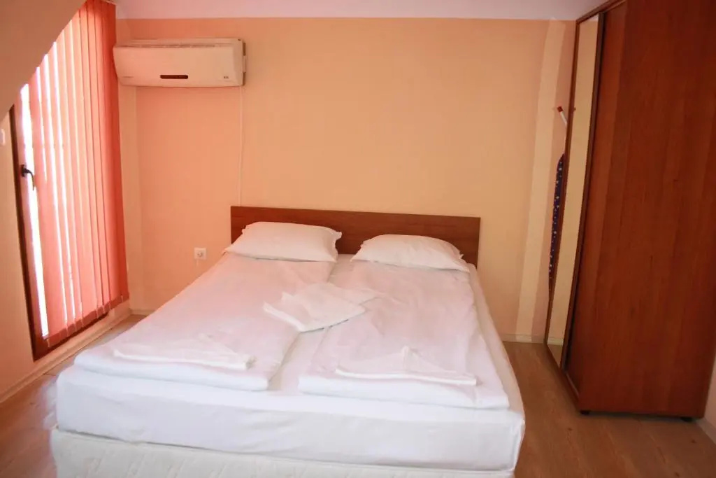 Standard Double room with sea view (full double bed)