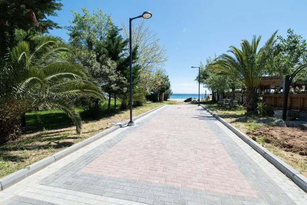 Tommy Seafront No 4 by Rentalspro - Nea Flogita