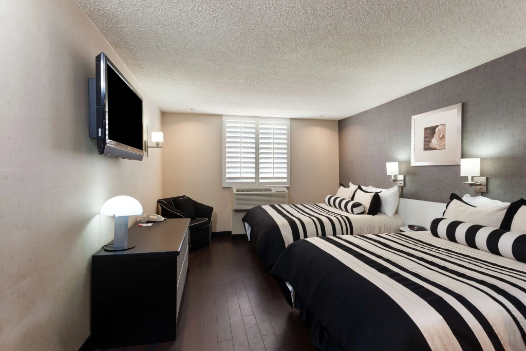 Ramada Plaza by Wyndham West Hollywood Hotel & Suites — фото