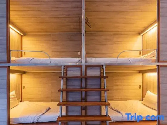 Standard Sextuple room