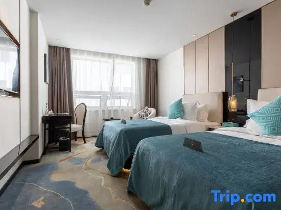 Deluxe Double room (full double bed)