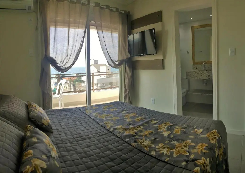 2 Bedrooms Deluxe Suite with sea view