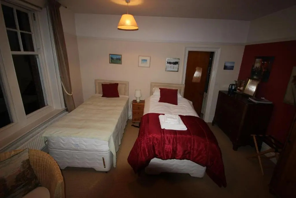 2 Bedrooms Cottage