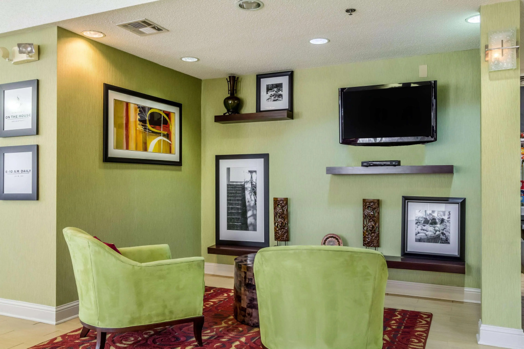 Lobby & Reception