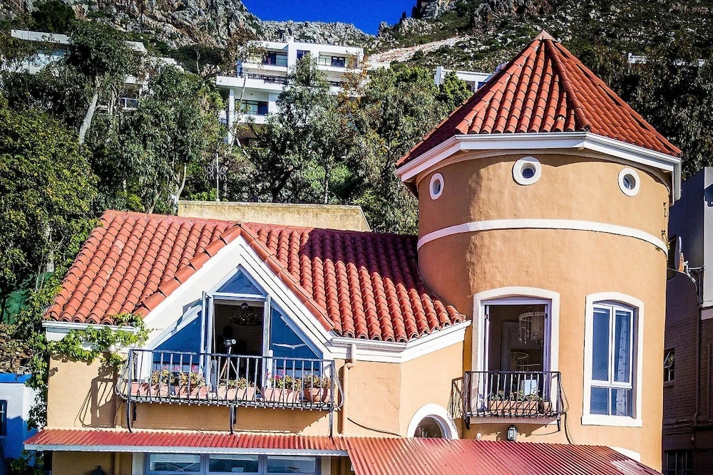 Cardamom House Sleeps 4