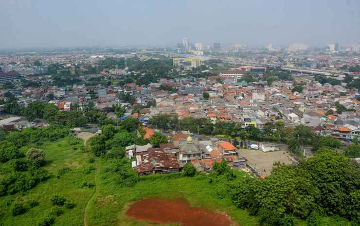 Spacious and Comfort Studio Room Bassura City Apartment By Travelio