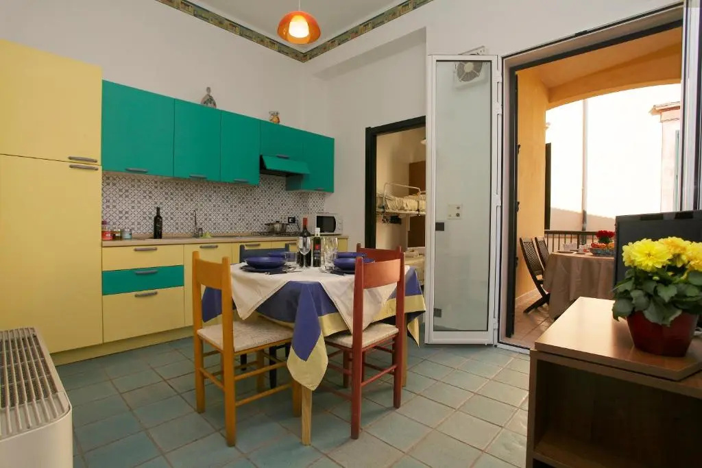 2 Bedrooms Apartment with sea view