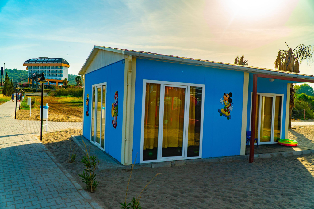 Throne Beach Resort & Spa - 2