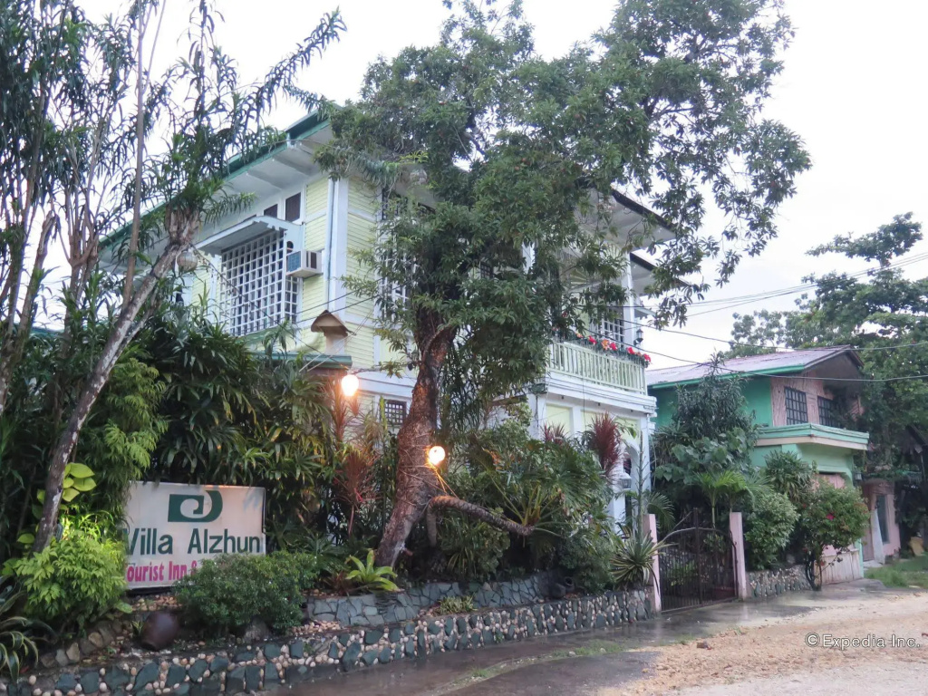 Villa Alzhun Tourist Inn and Restaurant