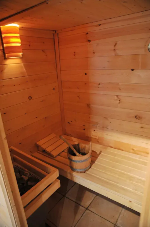 Modern Holiday Home in Somme-leuze With Sauna - фото 15