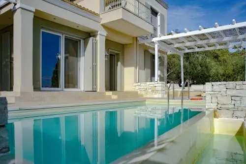 Apeiron II Villa
