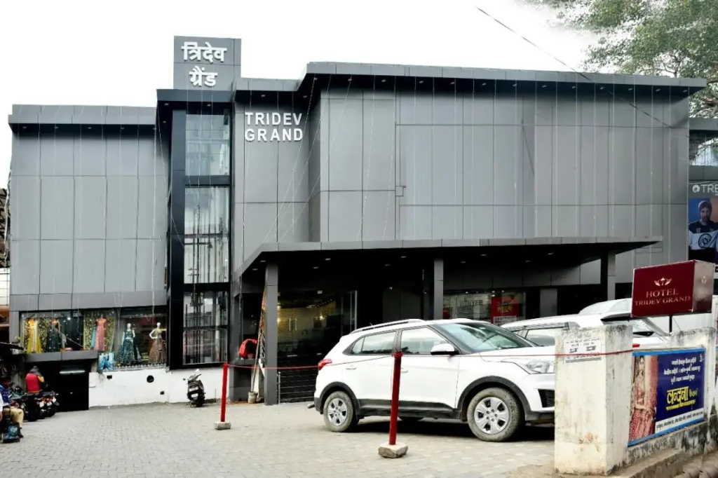 Hotel Tridev Grand