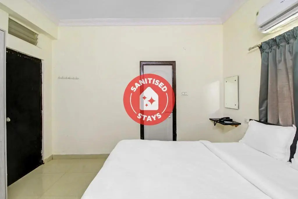 Collection O 81986 Broholic Hotels 001