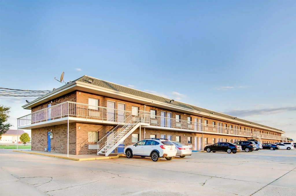Motel 6 Salina, KS