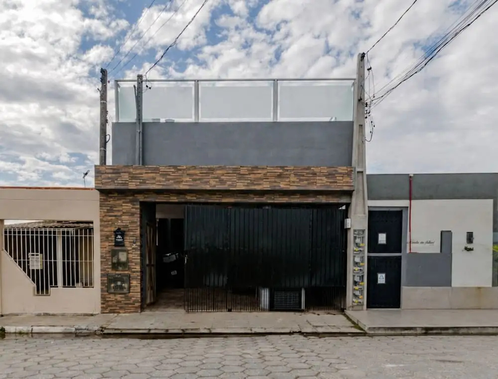 Casa com Piscina Churrasqueira e Ar Condicionado